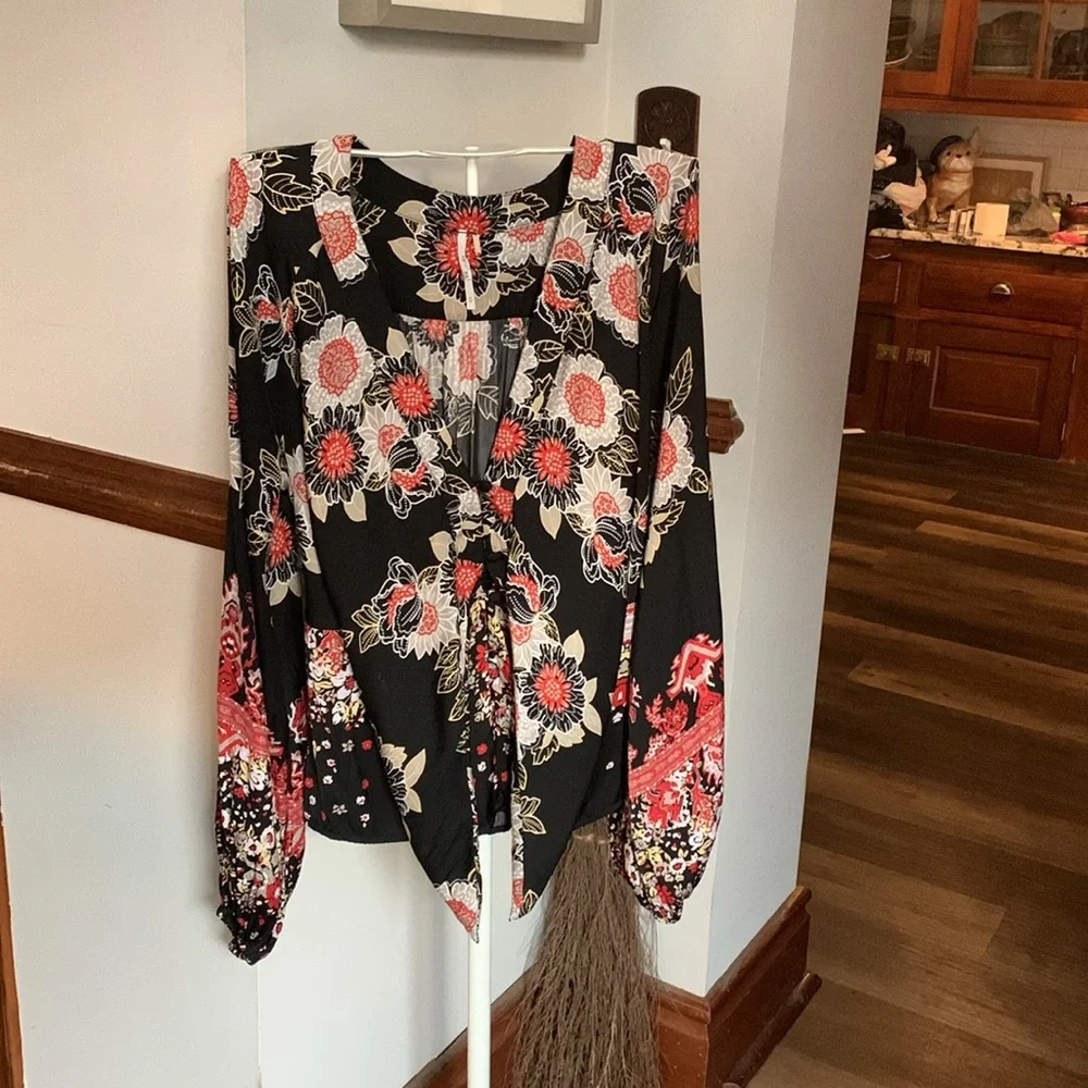 Free people Run Free Top.‎ NWOT retail 128